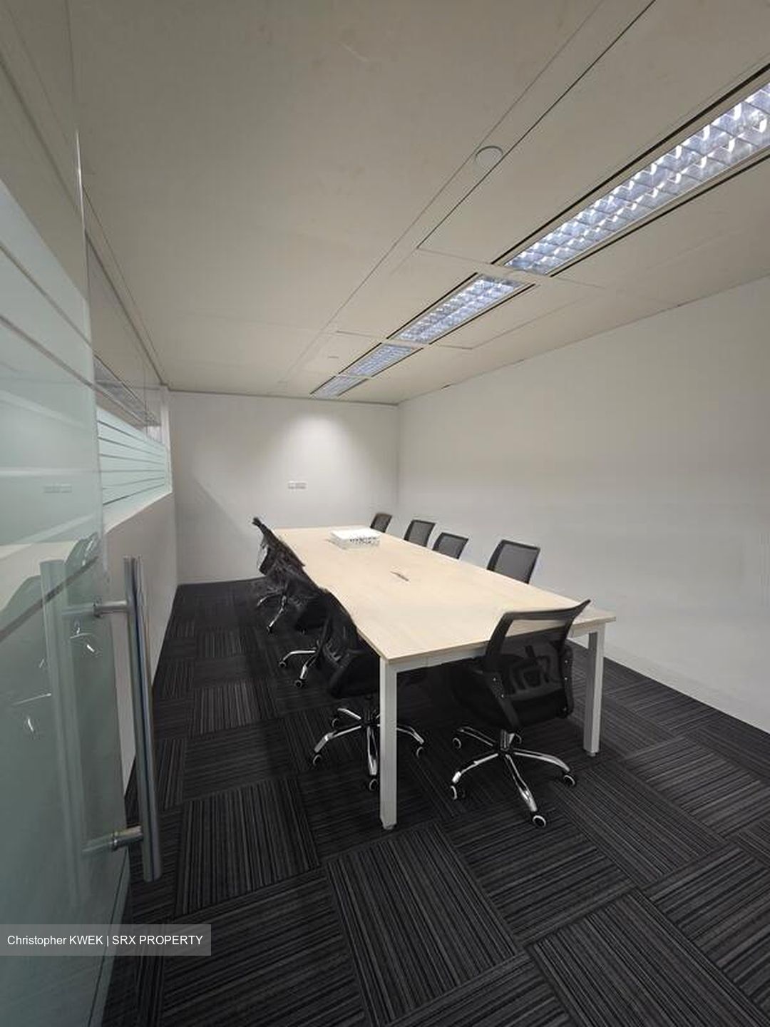 Odeon Towers (D7), Office #469319601